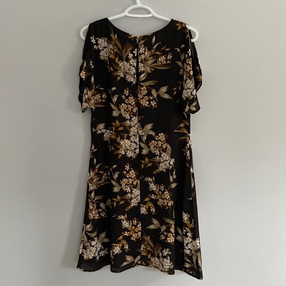 Dex dress - Picture 2 of 4